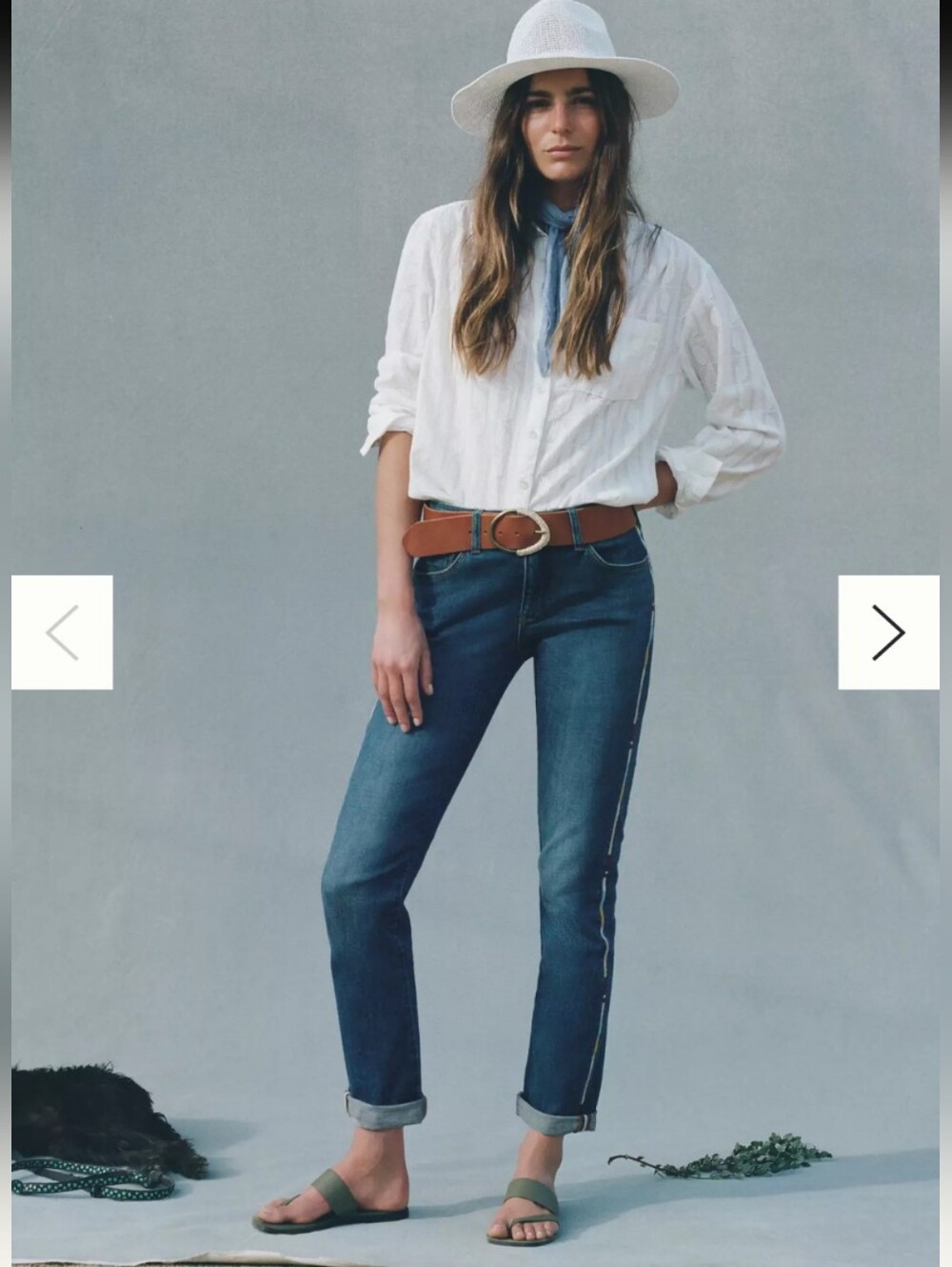 ANTHROPOLOGIE PILCRO slim boyfriend jeans with embroidery - size 32